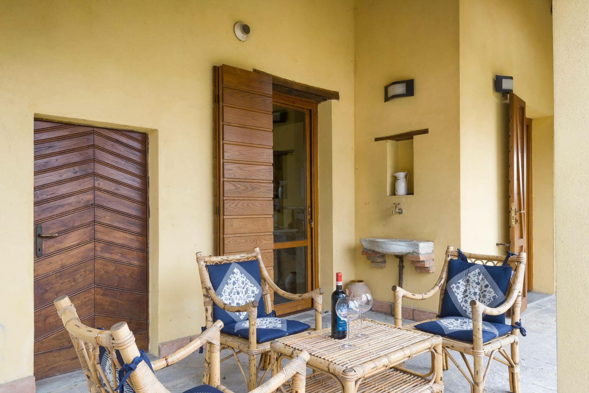 Un Petit Paradis Castiglione della Valle Exteriör bild